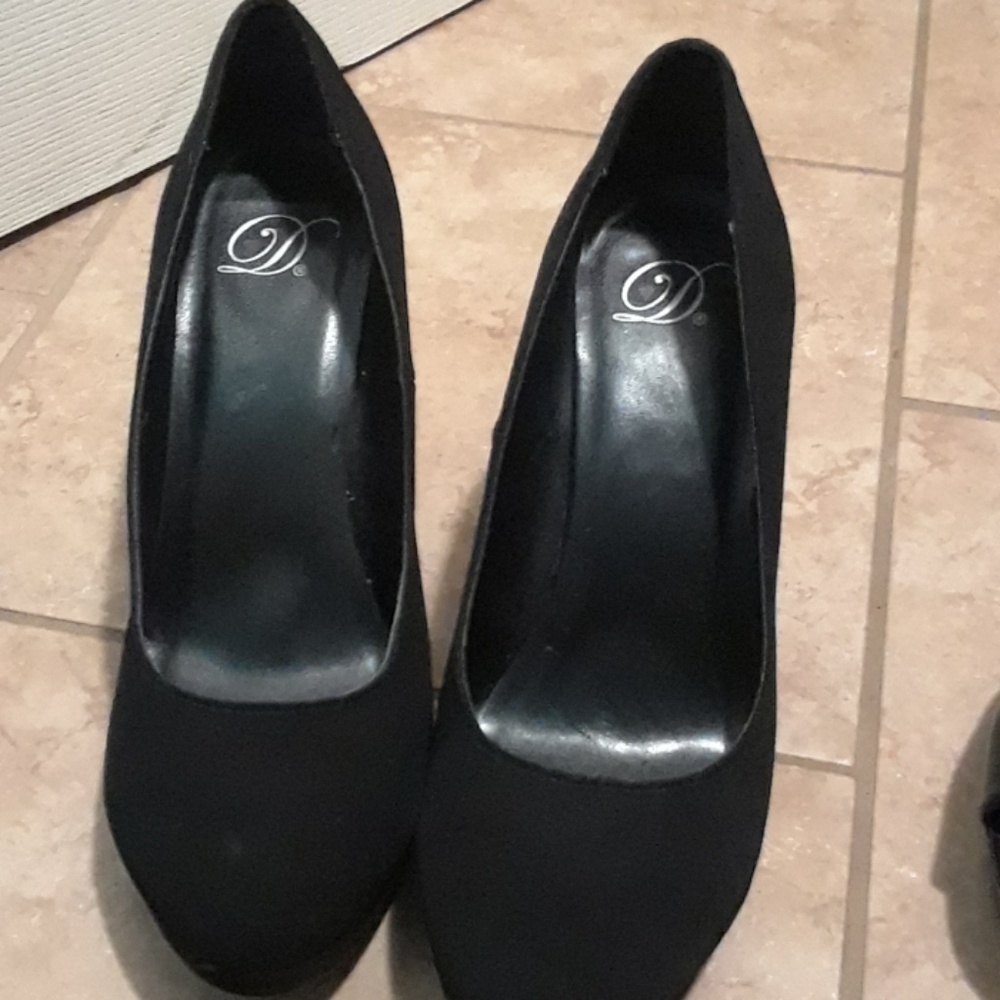 Heart in D heels